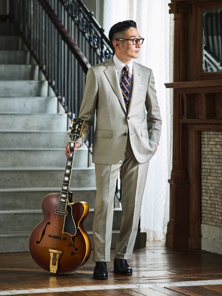 スーツ着用画像