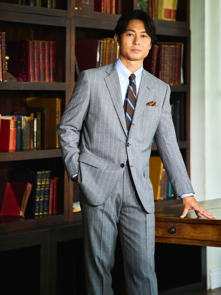 スーツ着用画像